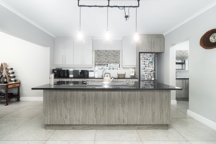 3 Bedroom Property for Sale in Protea Heights Western Cape